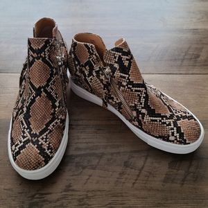 NWOT‼️ Steve Madden Wedge Sneakers